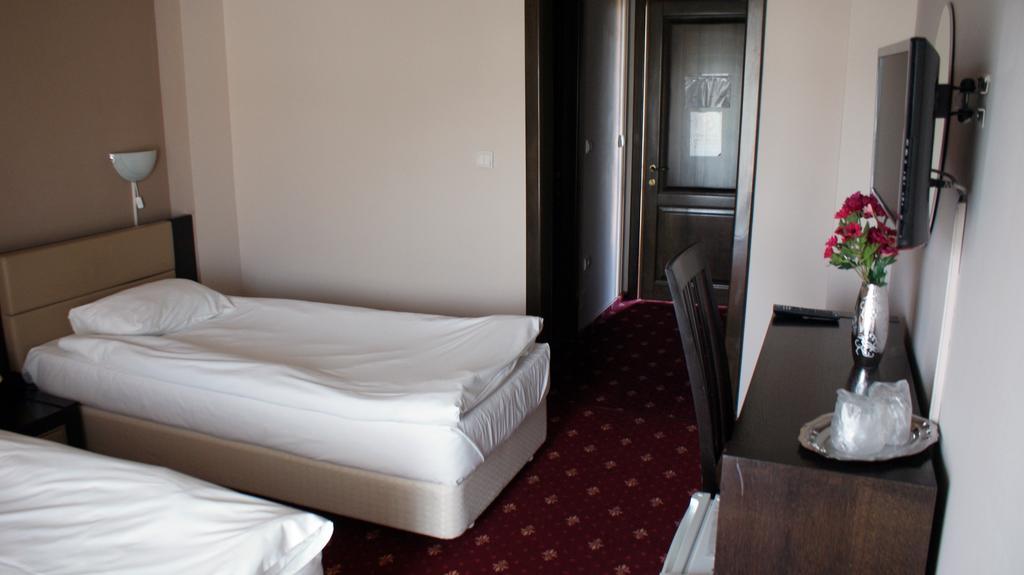 Pensiunea Novis Iasi Extérieur photo